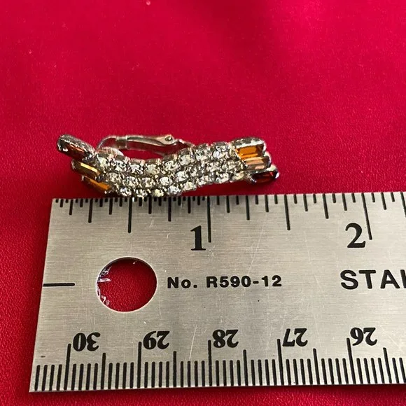 Vintage Clip-On Earrings - Picture 5 of 5